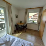Haus Irmgard By Châtel Reizen Alojamento de Acomodação e Pequeno-almoço Tux